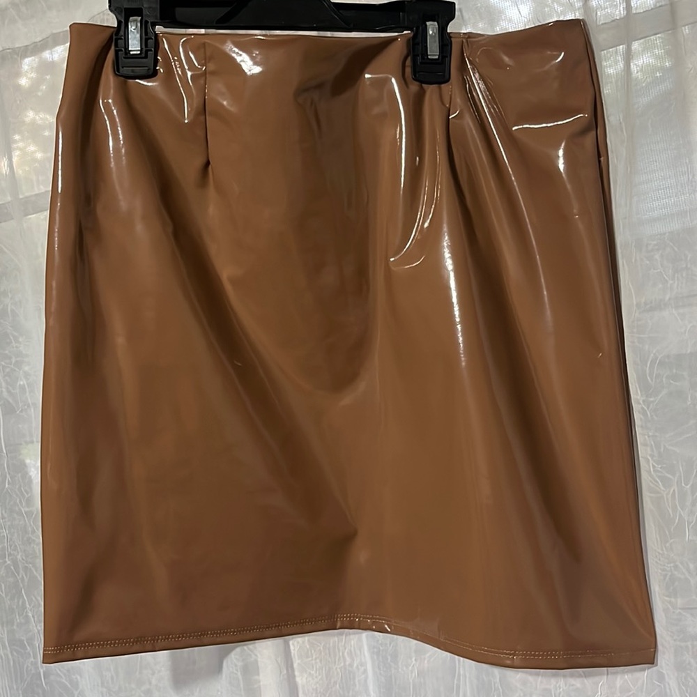 Beige latex style mini skirt